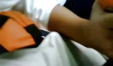 دوست دختر من و فیلم سکسی پسرو مادر من تازه کار, مکان عمومی